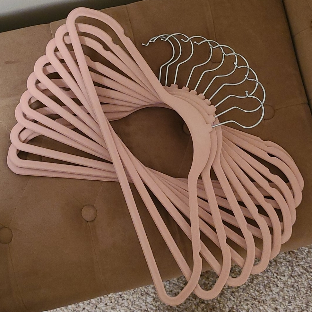 Soft Pink Velvet hangers (15)